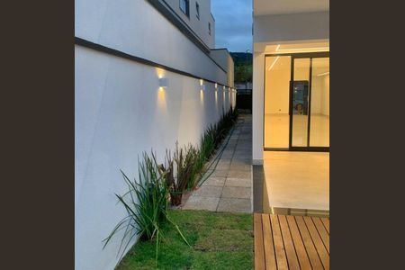 Casa à venda com 3 quartos, 279m² em Jardim Samambaia, Jundiaí