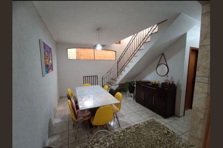 Casa à venda com 3 quartos, 168m² em Vila M Genoveva, Jundiaí