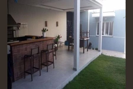 Casa à venda com 3 quartos, 270m² em Horto Santo Antonio, Jundiaí
