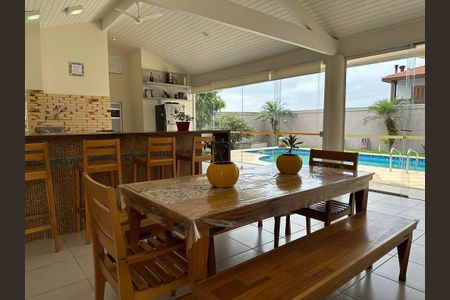 Casa à venda com 5 quartos, 672m² em Vale Azul, Jundiaí