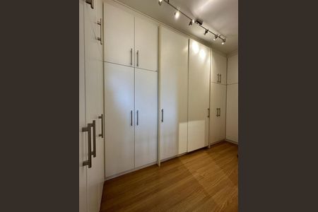 Casa à venda com 5 quartos, 672m² em Vale Azul, Jundiaí