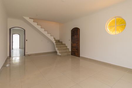 Casa para alugar com 200m², 4 quartos e 3 vagasSala