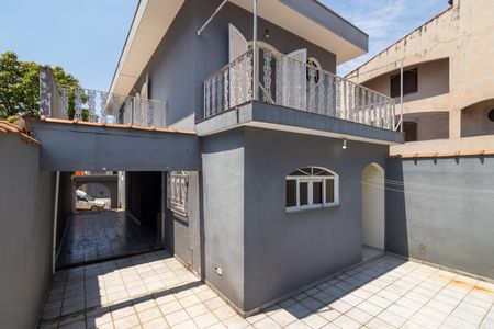 Casa para alugar com 200m², 4 quartos e 3 vagasGaragem - Quintal