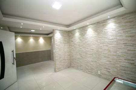 Sala de casa para alugar com 2 quartos, 110m² em Olaria, Rio de Janeiro