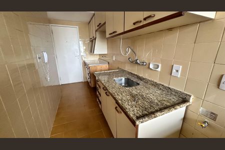 Apartamento à venda com 84m², 2 quartos e 2 vagasCozinha