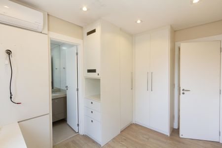 Apartamento à venda com 134m², 3 quartos e 3 vagasSuíte 1