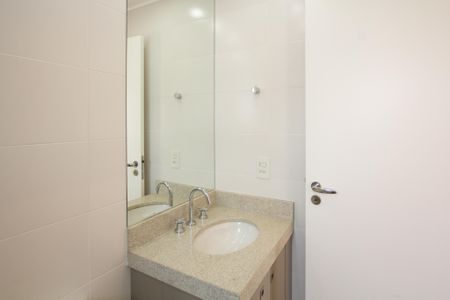 Apartamento à venda com 134m², 3 quartos e 3 vagasBanheiro da Suíte 1