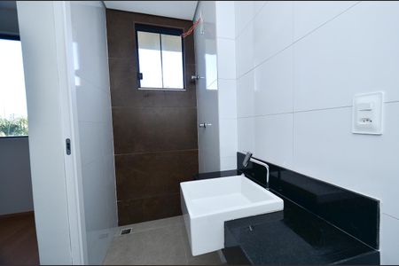 Apartamento à venda com 61m², 2 quartos e 2 vagas Apartamento à venda com 61m², 2 quartos e 2 vagasBanheiro Suite 2