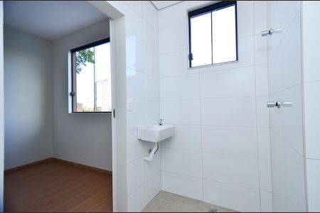 Banheiro Suite de apartamento à venda com 2 quartos, 61m² em Ipiranga, Belo Horizonte