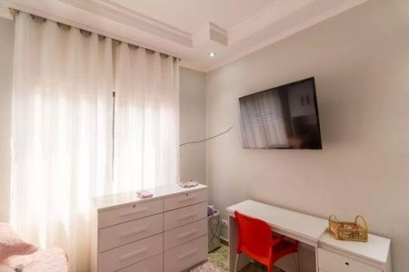 Casa à venda com 3 quartos, 226m² em Vila Euthalia, São Paulo