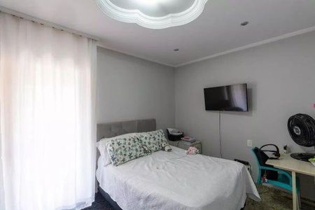 Casa à venda com 3 quartos, 226m² em Vila Euthalia, São Paulo
