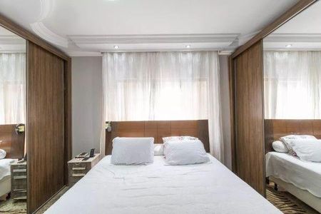 Casa à venda com 3 quartos, 226m² em Vila Euthalia, São Paulo