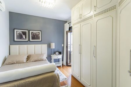 Apartamento à venda com 130m², 3 quartos e 2 vagasQuarto 1