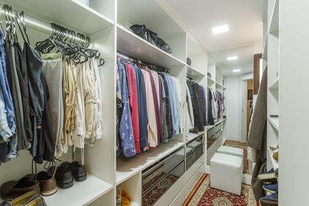 Apartamento à venda com 130m², 3 quartos e 2 vagasCloset da suíte
