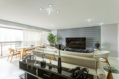 Apartamento à venda com 130m², 3 quartos e 2 vagasSala