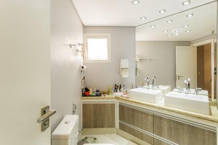 Apartamento à venda com 130m², 3 quartos e 2 vagasBanheiro da Suíte