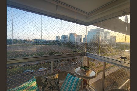 Varanda - Sala de apartamento à venda com 2 quartos, 64m² em Barra da Tijuca, Rio de Janeiro