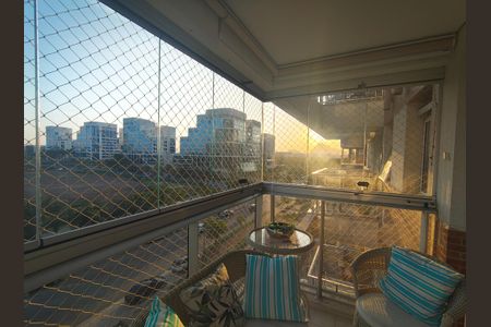 Varanda - Sala de apartamento à venda com 2 quartos, 64m² em Barra da Tijuca, Rio de Janeiro