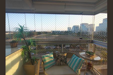 Varanda - Sala de apartamento à venda com 2 quartos, 64m² em Barra da Tijuca, Rio de Janeiro