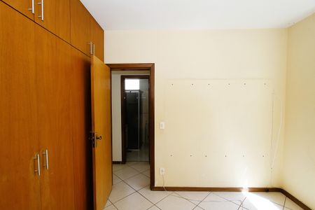 Apartamento à venda com 240m², 4 quartos e 2 vagasQuarto 2