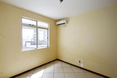 Apartamento à venda com 240m², 4 quartos e 2 vagasQuarto 2