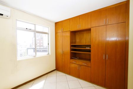 Apartamento à venda com 240m², 4 quartos e 2 vagasQuarto 1 Suíte