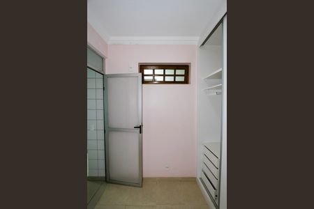 Apartamento à venda com 240m², 4 quartos e 2 vagasCloset