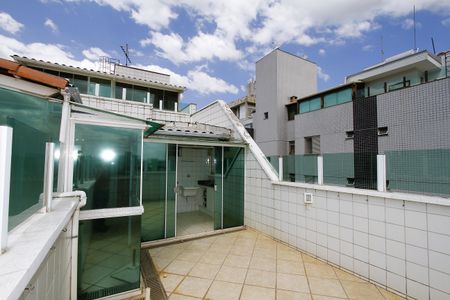 Apartamento à venda com 240m², 4 quartos e 2 vagasCobertura