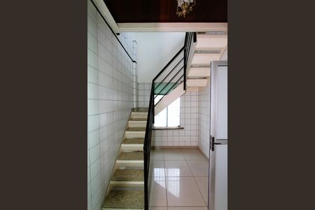 Apartamento à venda com 240m², 4 quartos e 2 vagasEscada