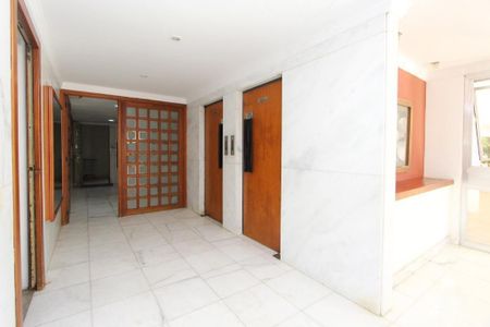 Apartamento para alugar com 192m², 4 quartos e 2 vagasHall