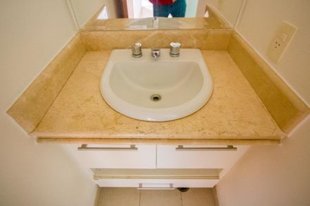 Apartamento à venda com 85m², 3 quartos e 2 vagasBanheiro social