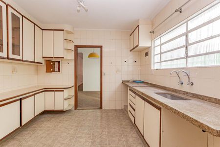 Casa à venda com 180m², 3 quartos e 2 vagasCozinha