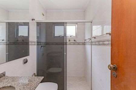 Casa à venda com 180m², 3 quartos e 2 vagasBanheiro da Suíte