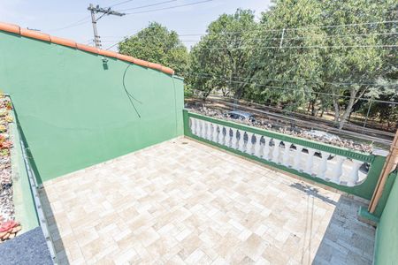 Casa à venda com 180m², 3 quartos e 2 vagasVaranda