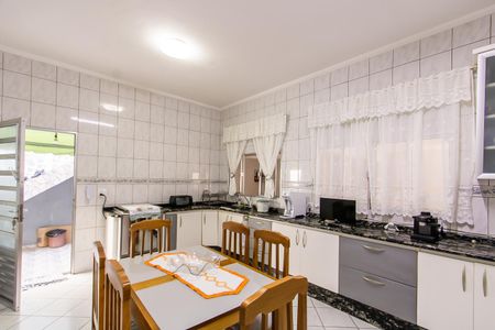 Casa à venda com 287m², 3 quartos e 3 vagasCozinha