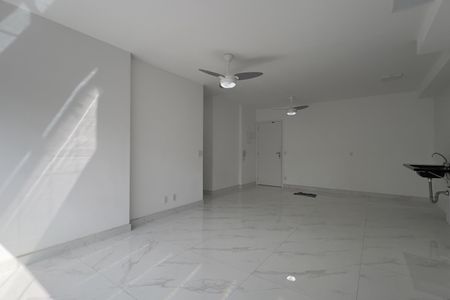 Apartamento à venda com 69m², 2 quartos e 1 vaga Apartamento à venda com 69m², 2 quartos e 1 vagaSala e Cozinha