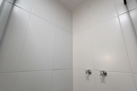 Apartamento à venda com 69m², 2 quartos e 1 vaga Apartamento à venda com 69m², 2 quartos e 1 vagaBanheiro social