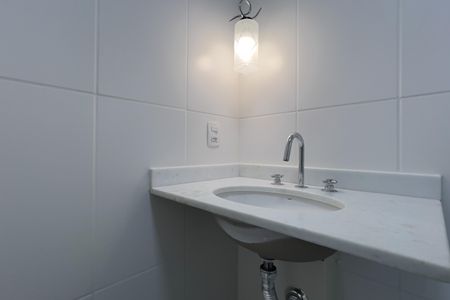 Apartamento à venda com 69m², 2 quartos e 1 vaga Apartamento à venda com 69m², 2 quartos e 1 vagaBanheiro social