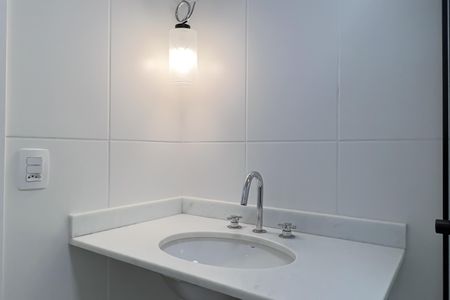 Apartamento à venda com 69m², 2 quartos e 1 vaga Apartamento à venda com 69m², 2 quartos e 1 vagaBanheiro da Suíte