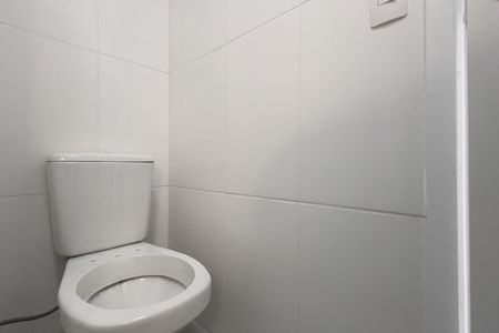 Apartamento à venda com 69m², 2 quartos e 1 vaga Apartamento à venda com 69m², 2 quartos e 1 vagaBanheiro social