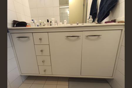 Apartamento à venda com 75m², 3 quartos e 2 vagas Apartamento à venda com 75m², 3 quartos e 2 vagasBanheiro da Suíte