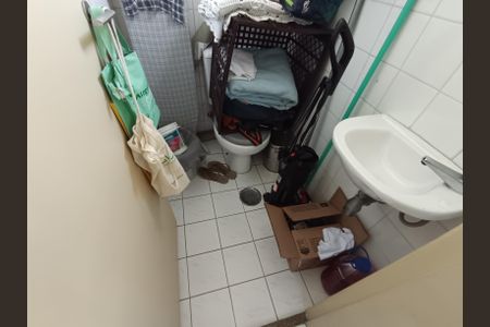 Apartamento à venda com 75m², 3 quartos e 2 vagas Apartamento à venda com 75m², 3 quartos e 2 vagasBanheiro de Serviço