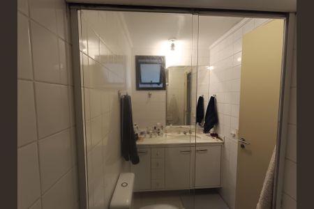 Apartamento à venda com 75m², 3 quartos e 2 vagas Apartamento à venda com 75m², 3 quartos e 2 vagasBanheiro da Suíte