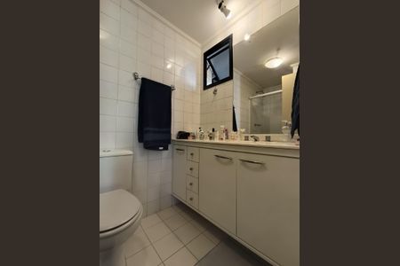 Apartamento à venda com 75m², 3 quartos e 2 vagas Apartamento à venda com 75m², 3 quartos e 2 vagasBanheiro da Suíte