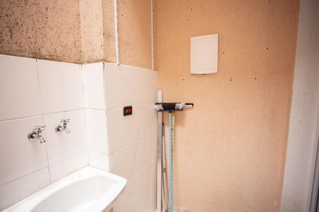 Casa de condomínio à venda com 58m², 2 quartos e 1 vaga Casa de condomínio à venda com 58m², 2 quartos e 1 vagaÁREA DE SERVIÇO