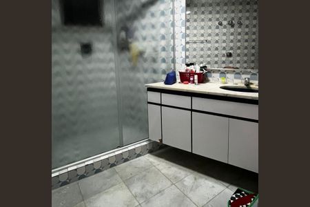 Apartamento à venda com 180m², 3 quartos e 2 vagas Apartamento à venda com 180m², 3 quartos e 2 vagasBanheiro 1