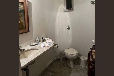 Apartamento à venda com 180m², 3 quartos e 2 vagas Apartamento à venda com 180m², 3 quartos e 2 vagasLavabo