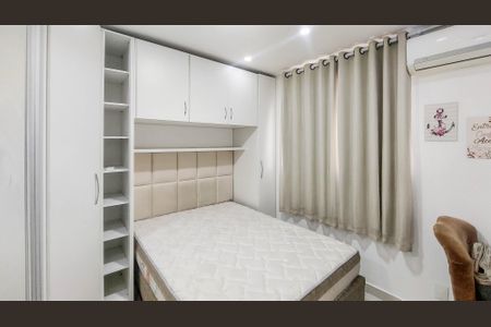 Quarto 1 de apartamento para alugar com 2 quartos, 47m² em Jardim Alvorada, Nova Iguaçu