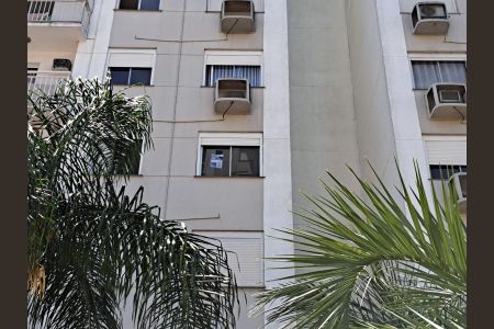 Apartamento à venda com 56m², 2 quartos e 1 vagaAdesivo na Janela