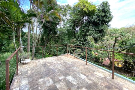 Casa de condomínio à venda com 344m², 4 quartos e 2 vagas Casa de condomínio à venda com 344m², 4 quartos e 2 vagasMirante